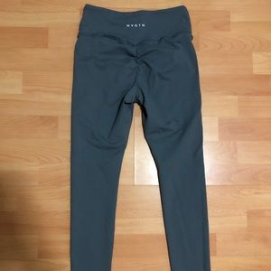 NVGTN SCRUNCH BUTT LEGGINGS